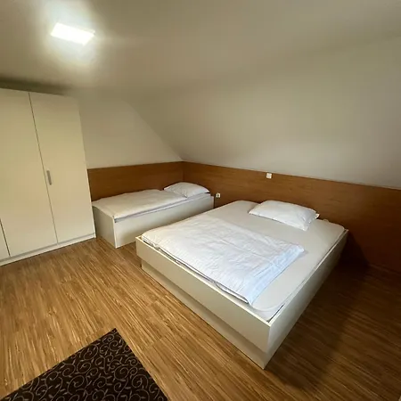 Hotel Domacija Vodnik & Cerklje na Gorenjskem