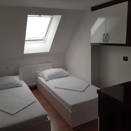 Domacija Vodnik & 3* Cerklje na Gorenjskem
