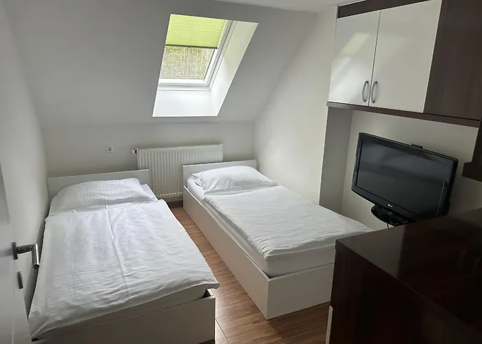 Domacija Vodnik & Hotel