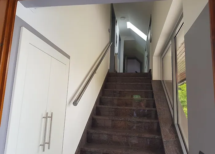 Domacija Vodnik & 3*